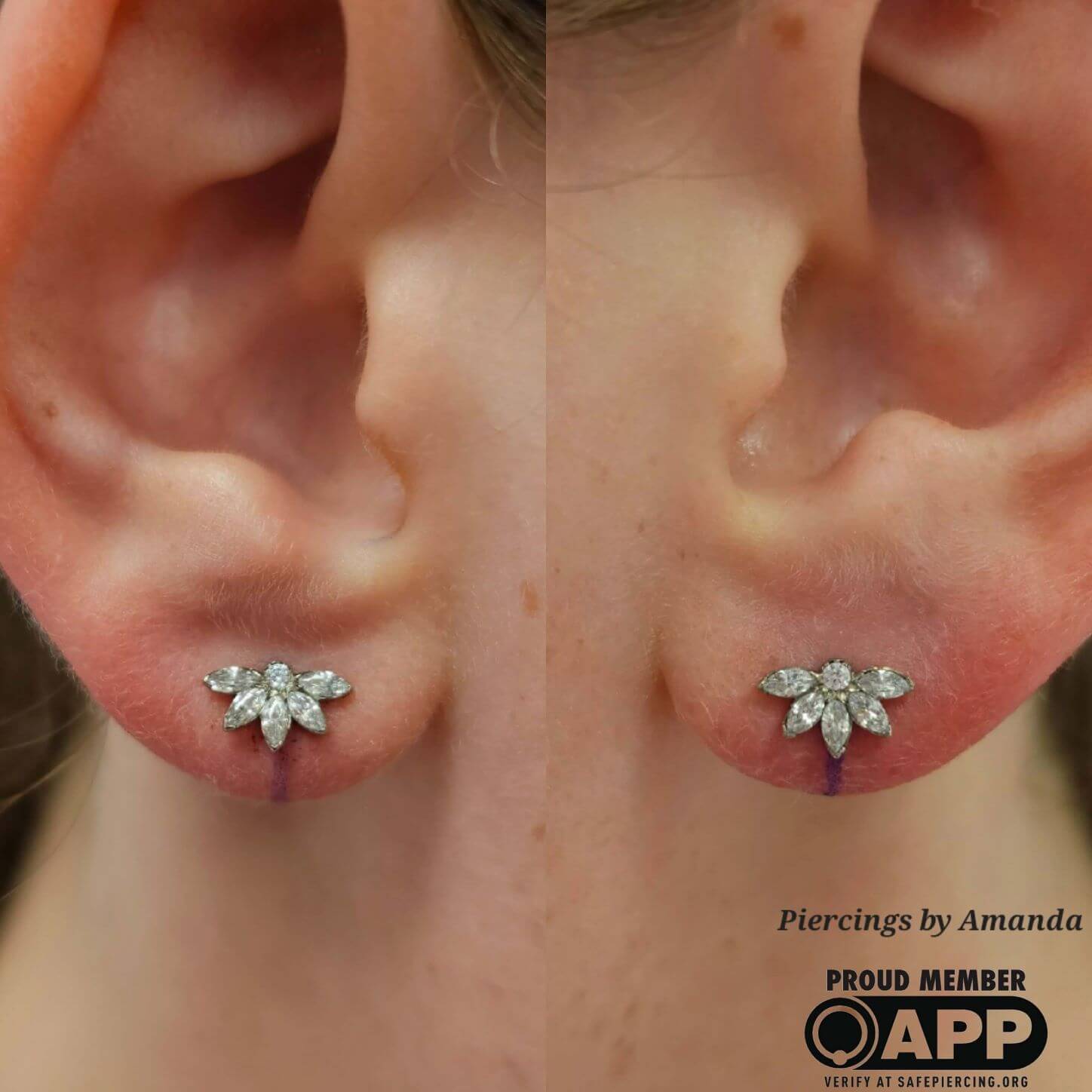 Lobe piercings with 18k gold